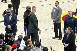 九游app下载-詹姆斯：24年奥运会与约基奇的对决是我参加过的最杰出比赛之一