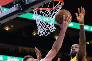 九游体育官方网站-交易还是换帅？湖人胜率又跌破50% 加筹码挖穆雷？