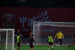 【观察】训练OR比赛，怎么就成了国足难题？